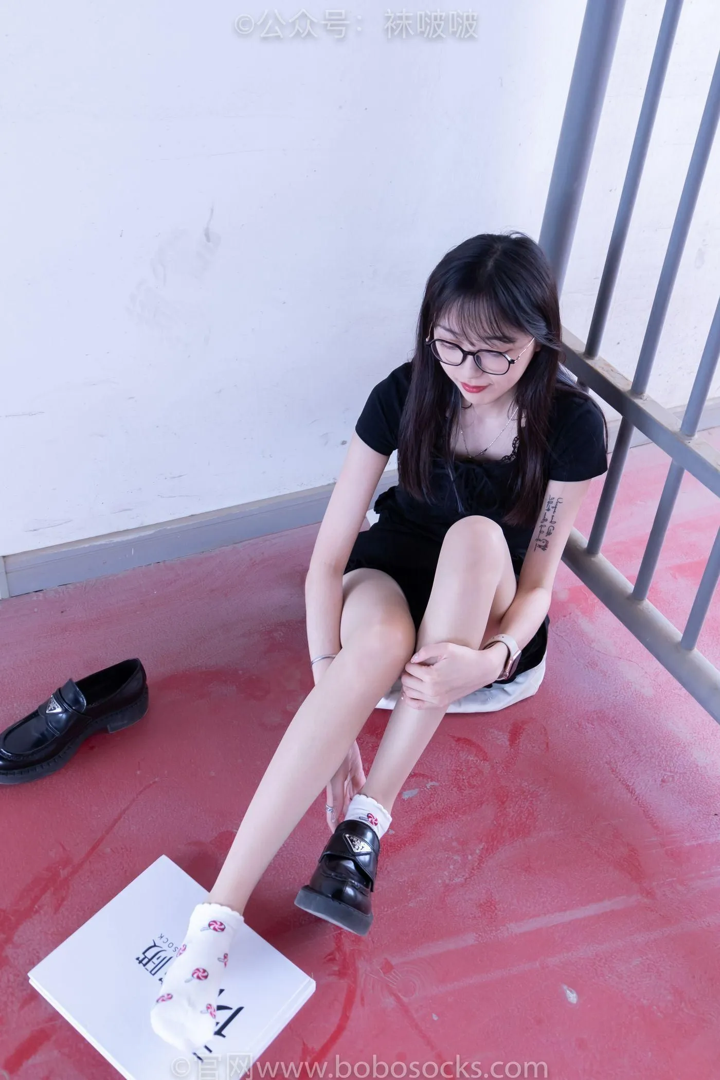[BoBoSocks袜啵啵]NO.030 稚予- 皮鞋、短白棉袜、肉丝 [141P]插图4